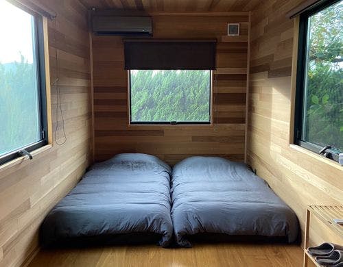 別棟　トレーラーハウス内