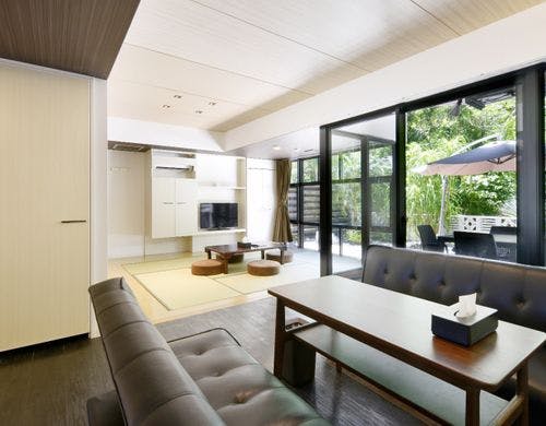 グランドフロア