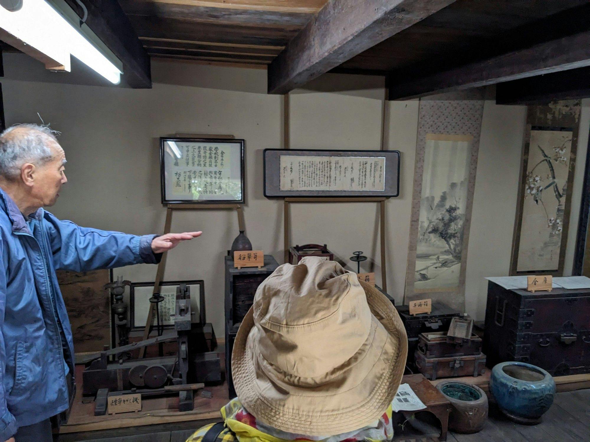 “โดโซะ แกลเลอรี” ของร้านคาเนโกะเป็นสถานที่ที่ไม่ควรพลาด