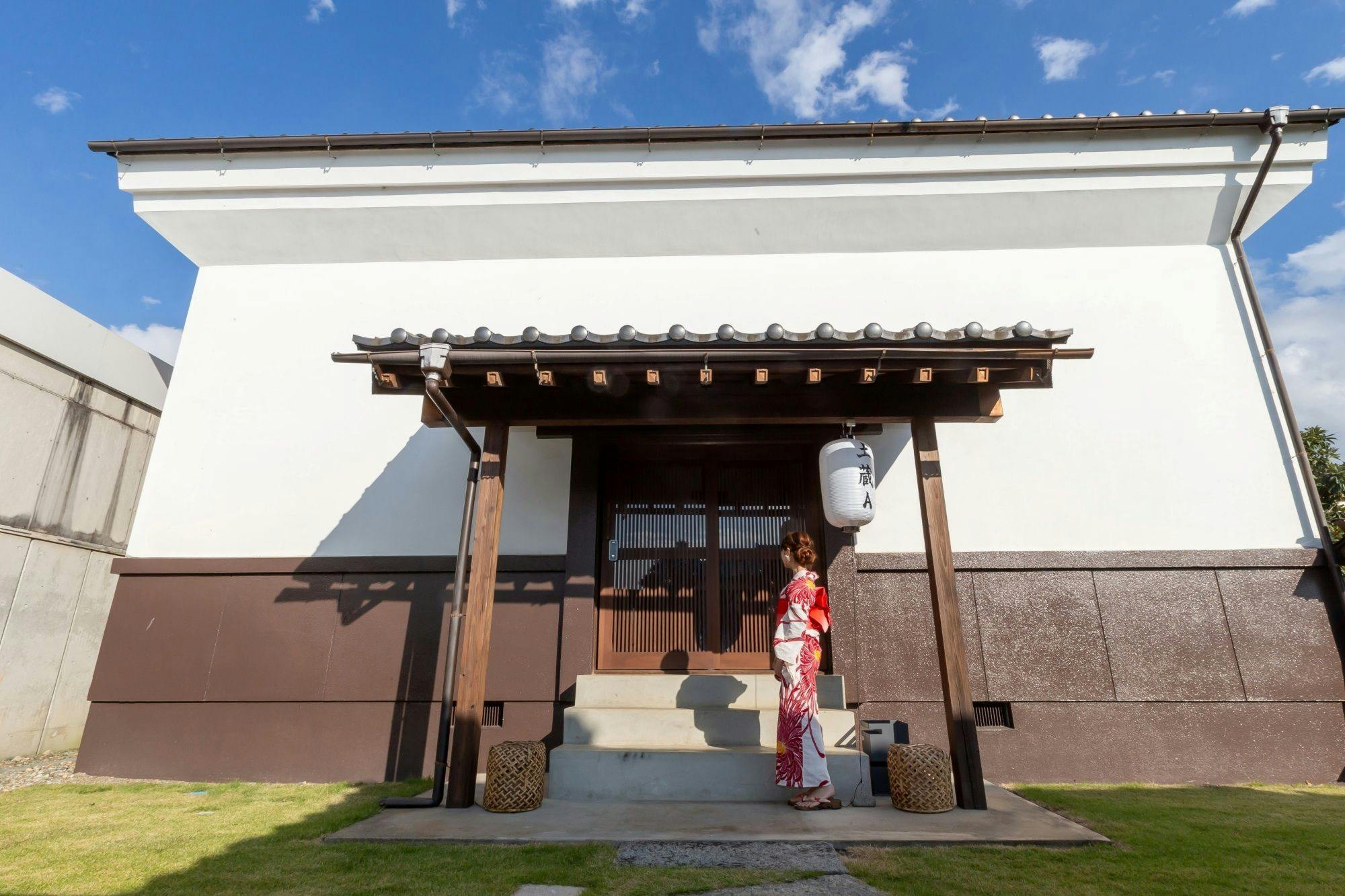 【โกดังดิน】โกดังที่มีคานไม้หนาอันโดดเด่น