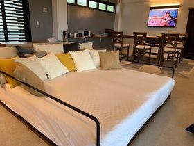 ＭＡＲＩＮＸ　ＰＯＯＬＶＩＬＬＡ　ＮＡＫＡＮＤＡＫＡＲＩ