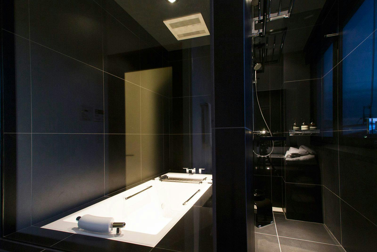 ※ガラスは摺りガラスとなります。