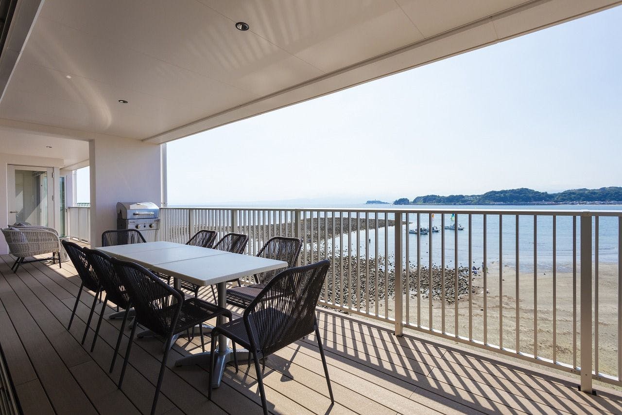 THE HARBOR TERRACE