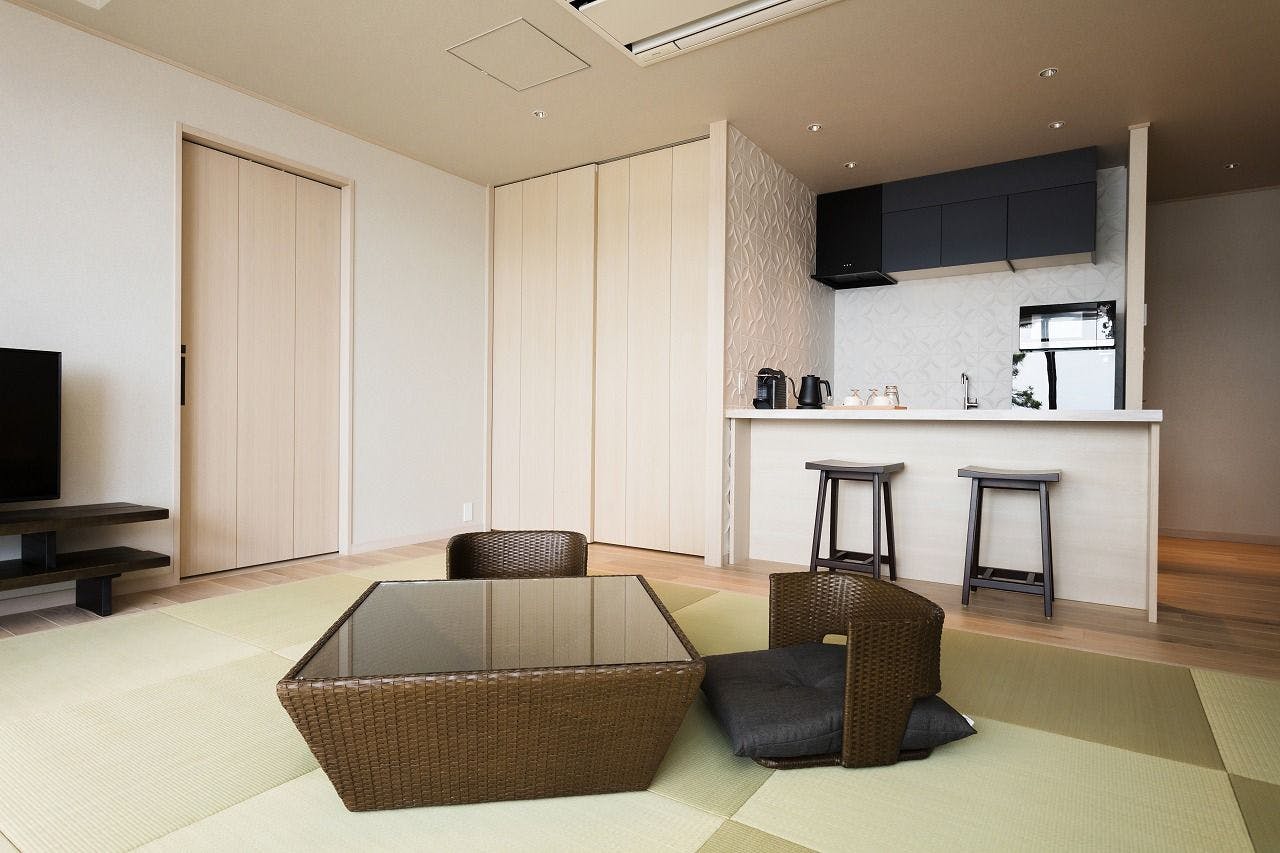 THE HARBOR TERRACE