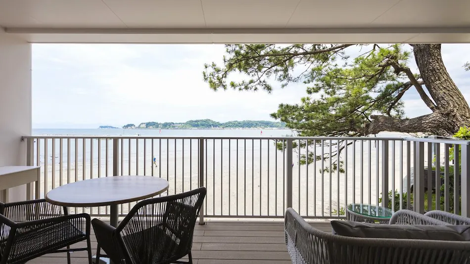THE HARBOR TERRACE
