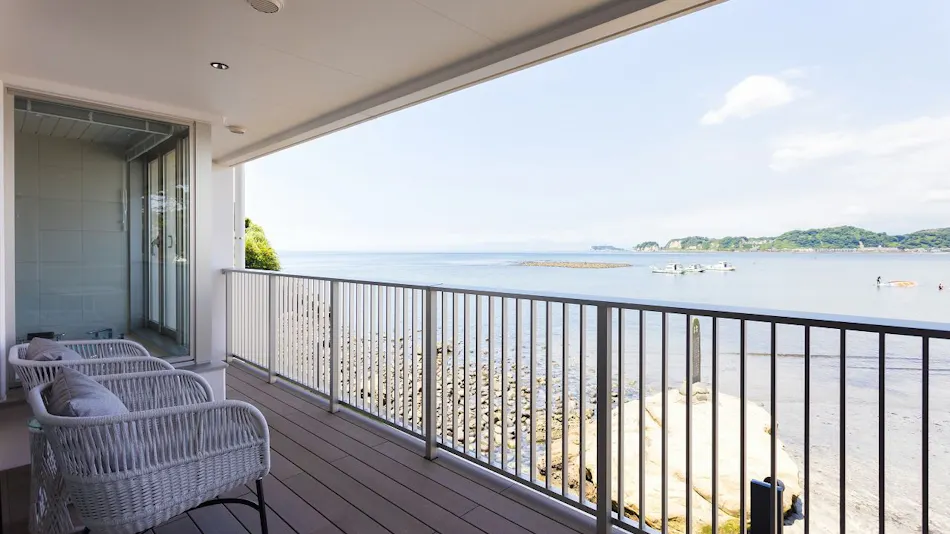 THE HARBOR TERRACE