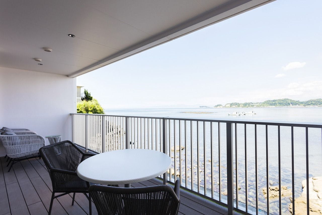 THE HARBOR TERRACE