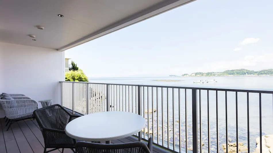 THE HARBOR TERRACE