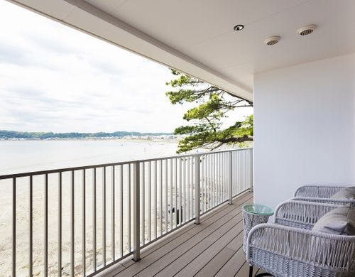 B02 Yuigahama room テラスデッキ