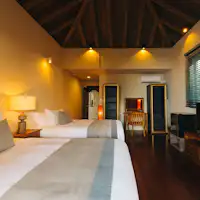 Terdapat 3 kamar tidur.