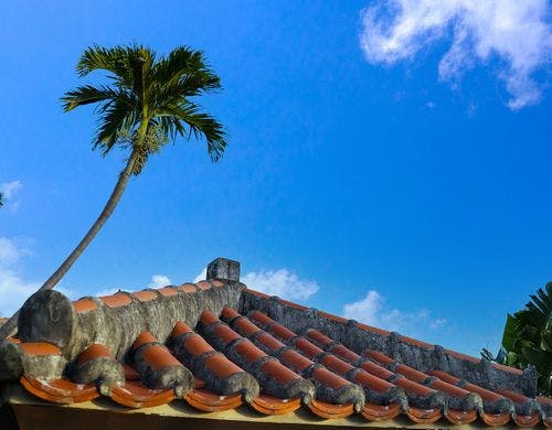 読谷の静かな地で過ごす、一棟貸しのヴィラ