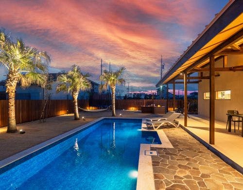 ライトアップ外観