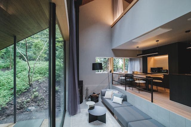 พื้นที่เปิดโล่งที่มีเพดานสูง