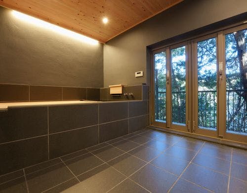 ・【バスルーム】天然温泉で、ゆったり寛ぐ