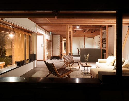 ・【リビング】和とモダンの融合した空間