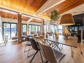 【近畿・関西／大阪府大阪北部（伊丹空港・茨木・高槻・箕面）の高級貸し別荘・コテージ・ログハウス】UNITED HILLS GARDEN