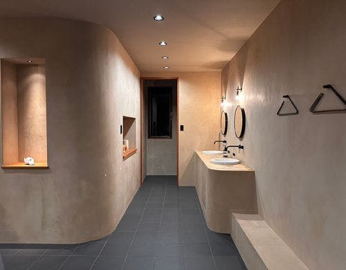 女子旅に嬉しい洗面台が2つあります