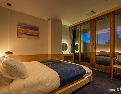 箱根に面したバルコニー付き客室