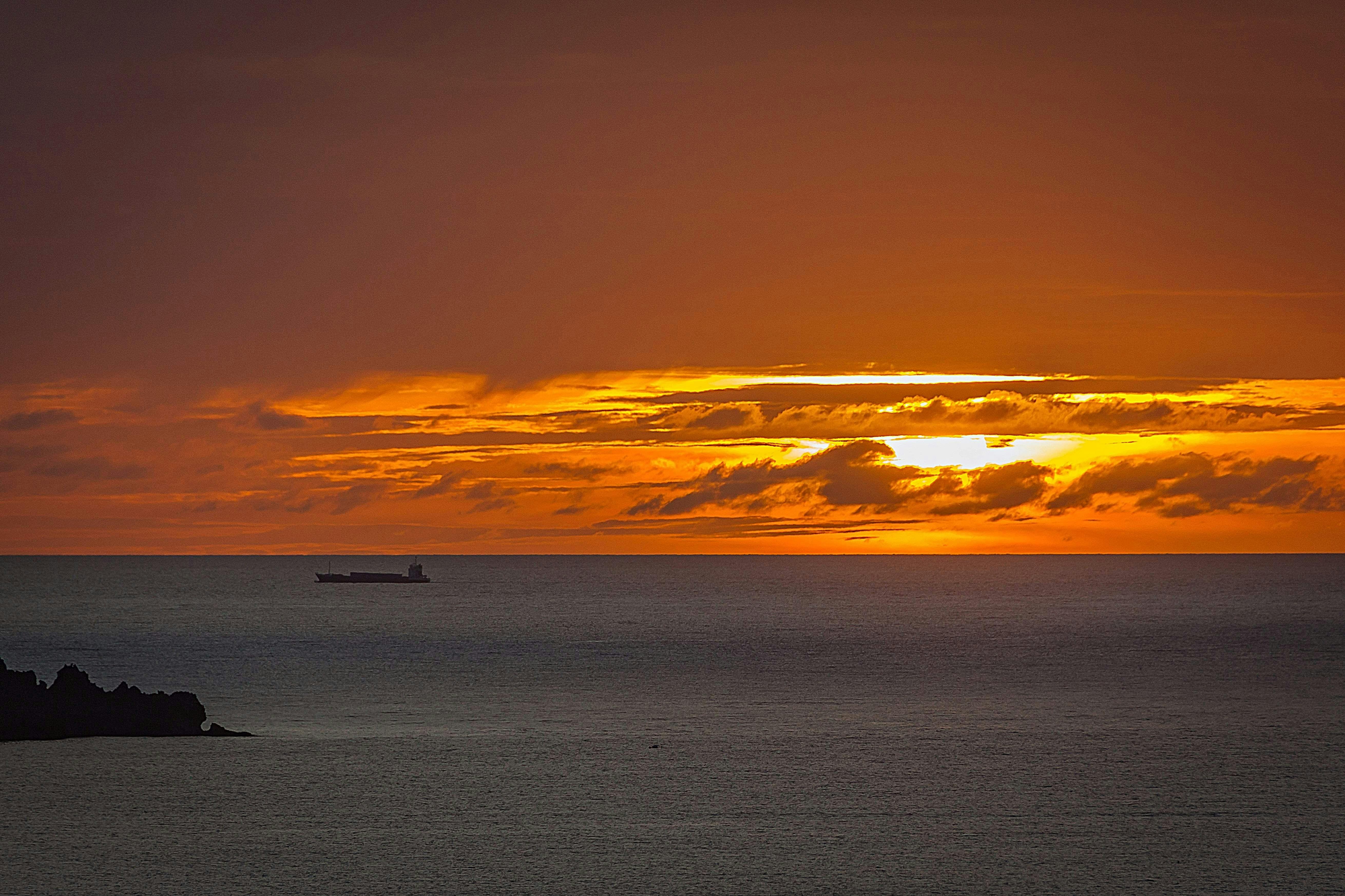 พระอาทิตย์ตก