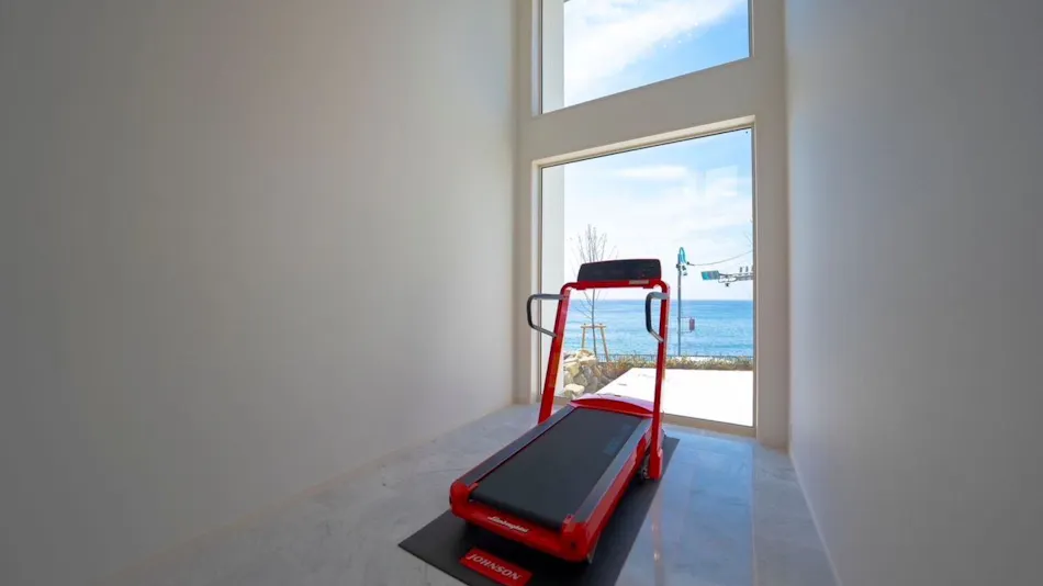 SHADOW POND Kamakura