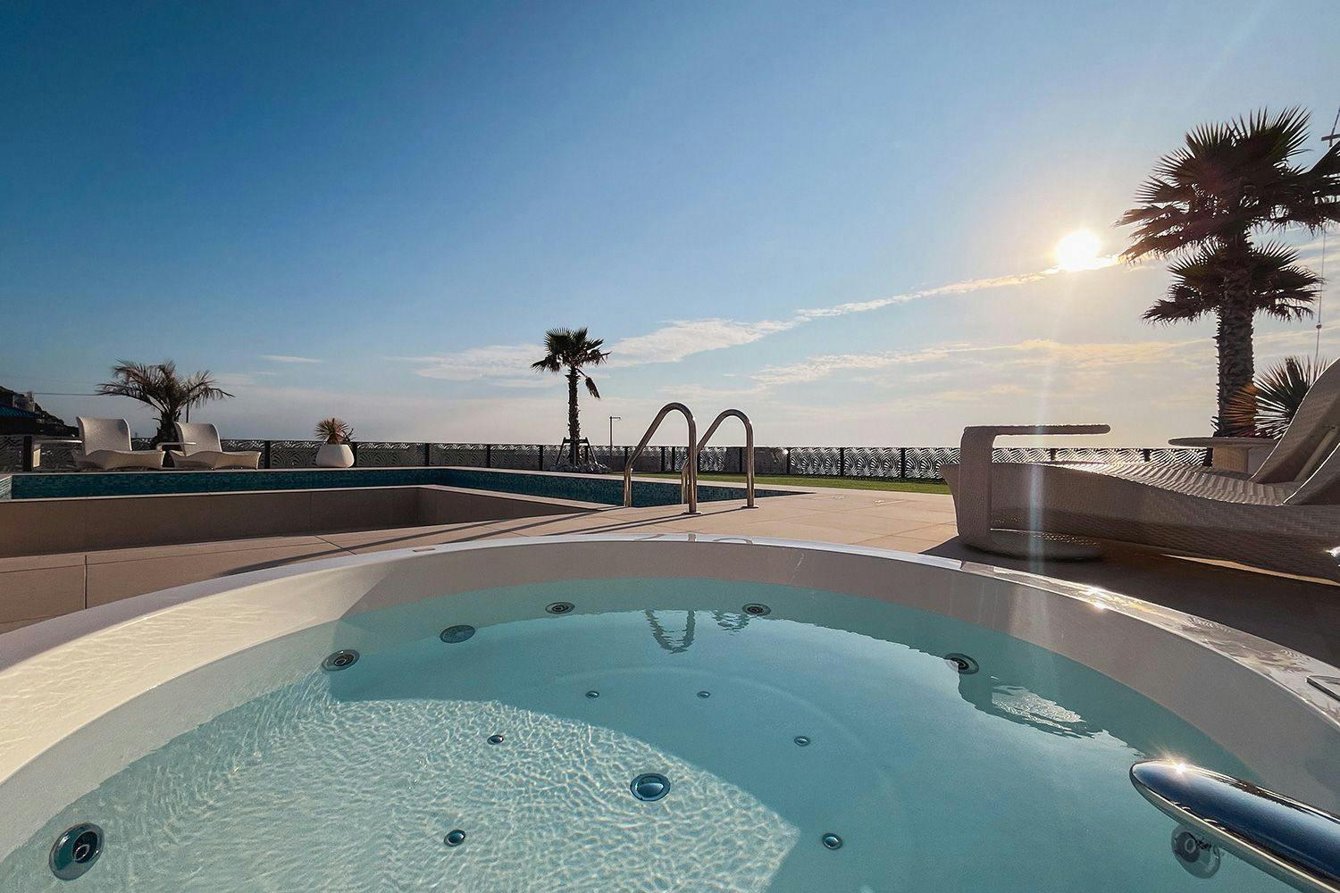 CORAL SUITE VILLA chita