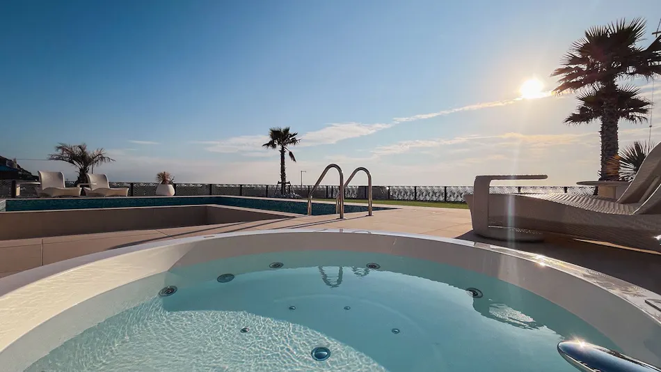 CORAL SUITE VILLA Chita