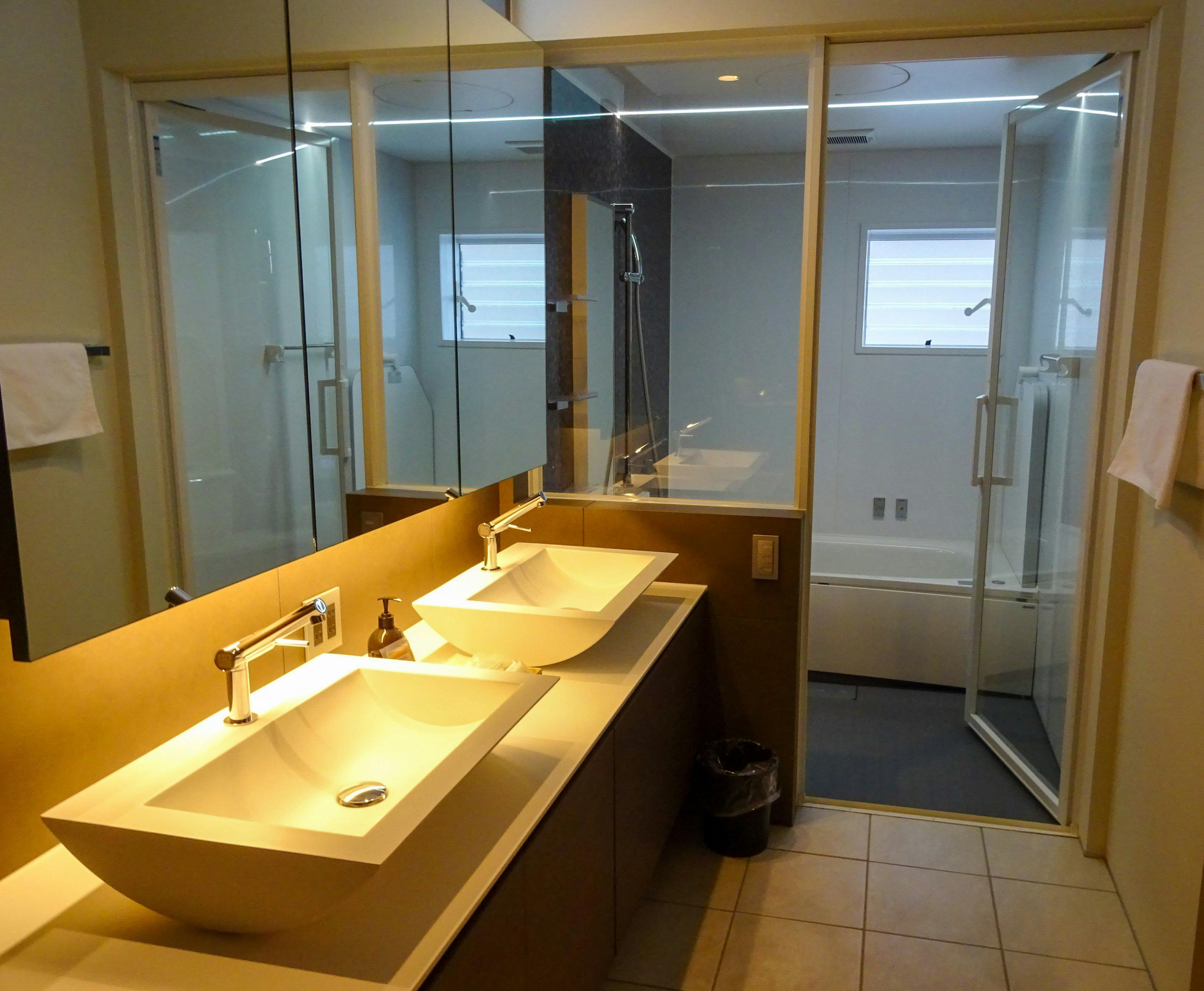 マスターベッドルーム浴室