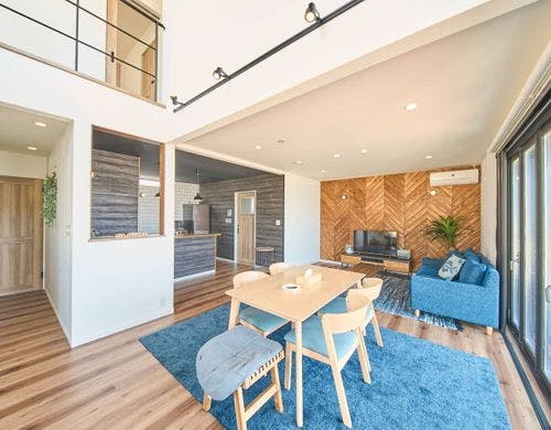 リビングダイニング全景