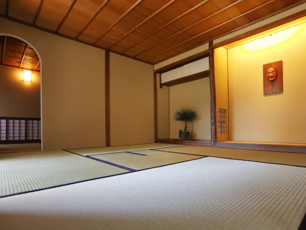 宿隣接の茶室で石庭を見ながら和菓子に舌鼓
