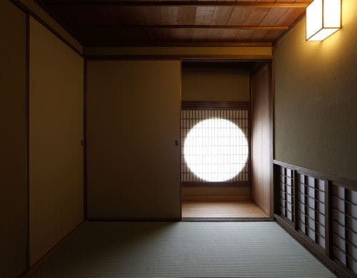 宿隣接の茶室前室。茶室は朝食の場として