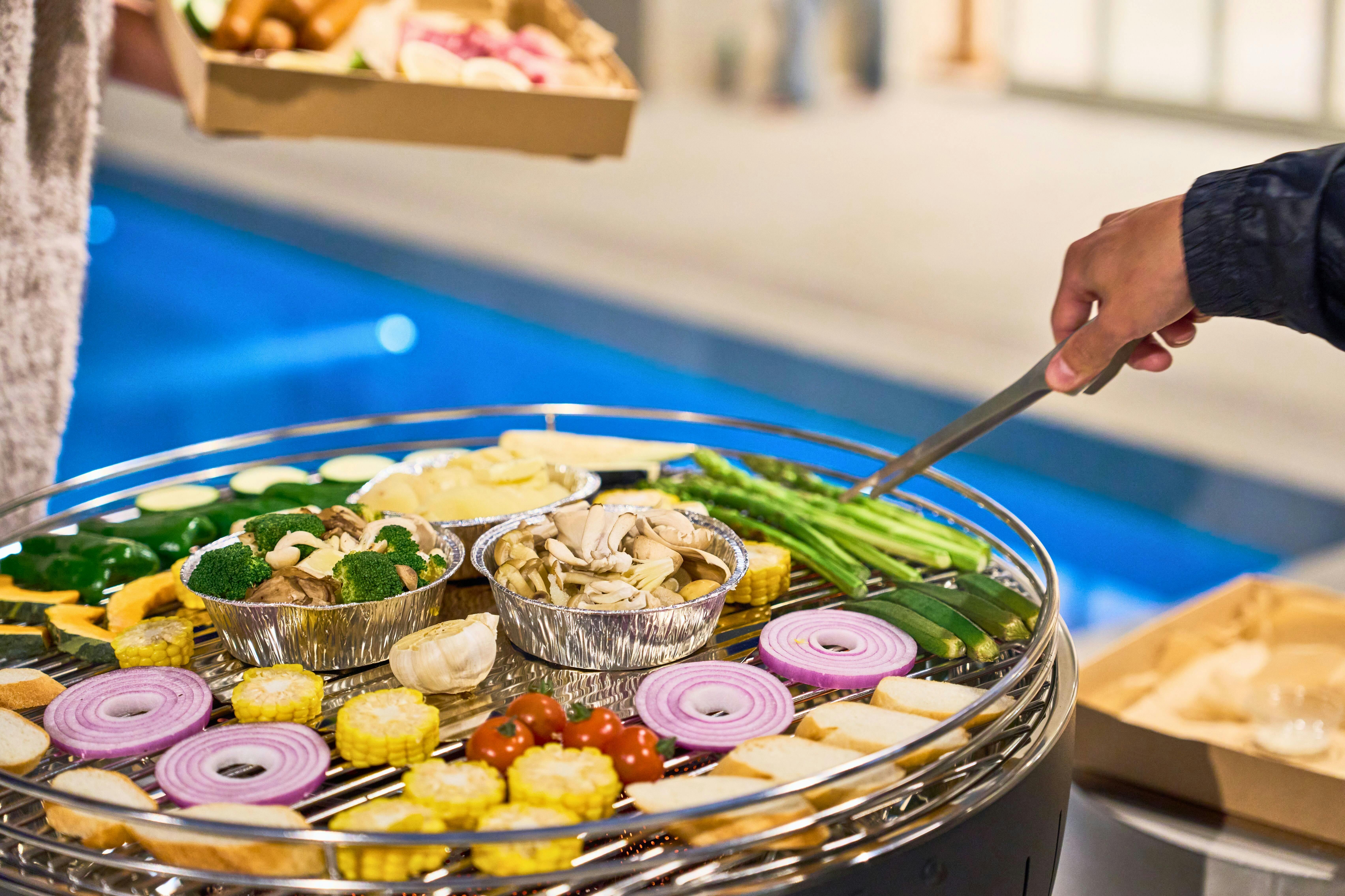 อาหารค่ำกับลมเย็นยามค่ำคืนและเสียงย่างที่หอมกรุ่น