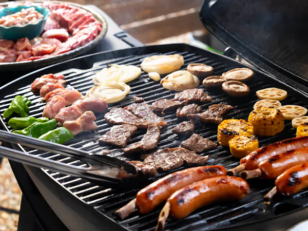 【รวมอาหารเย็นและเช้า】แผนบาร์บีคิวเนื้อโอมิ×ซาวน่าชา