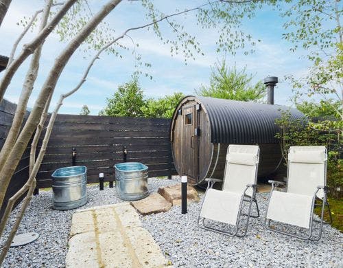 木のぬくもり香るプライベートサウナ