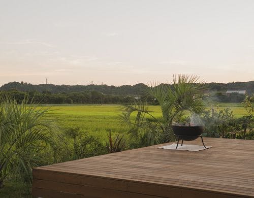 夕暮れ　ウッドデッキ