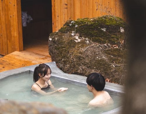 共有露天風呂「湖月の湯」