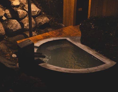 共有露天風呂「湖月の湯」