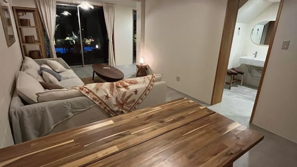 MRS BUTT INN