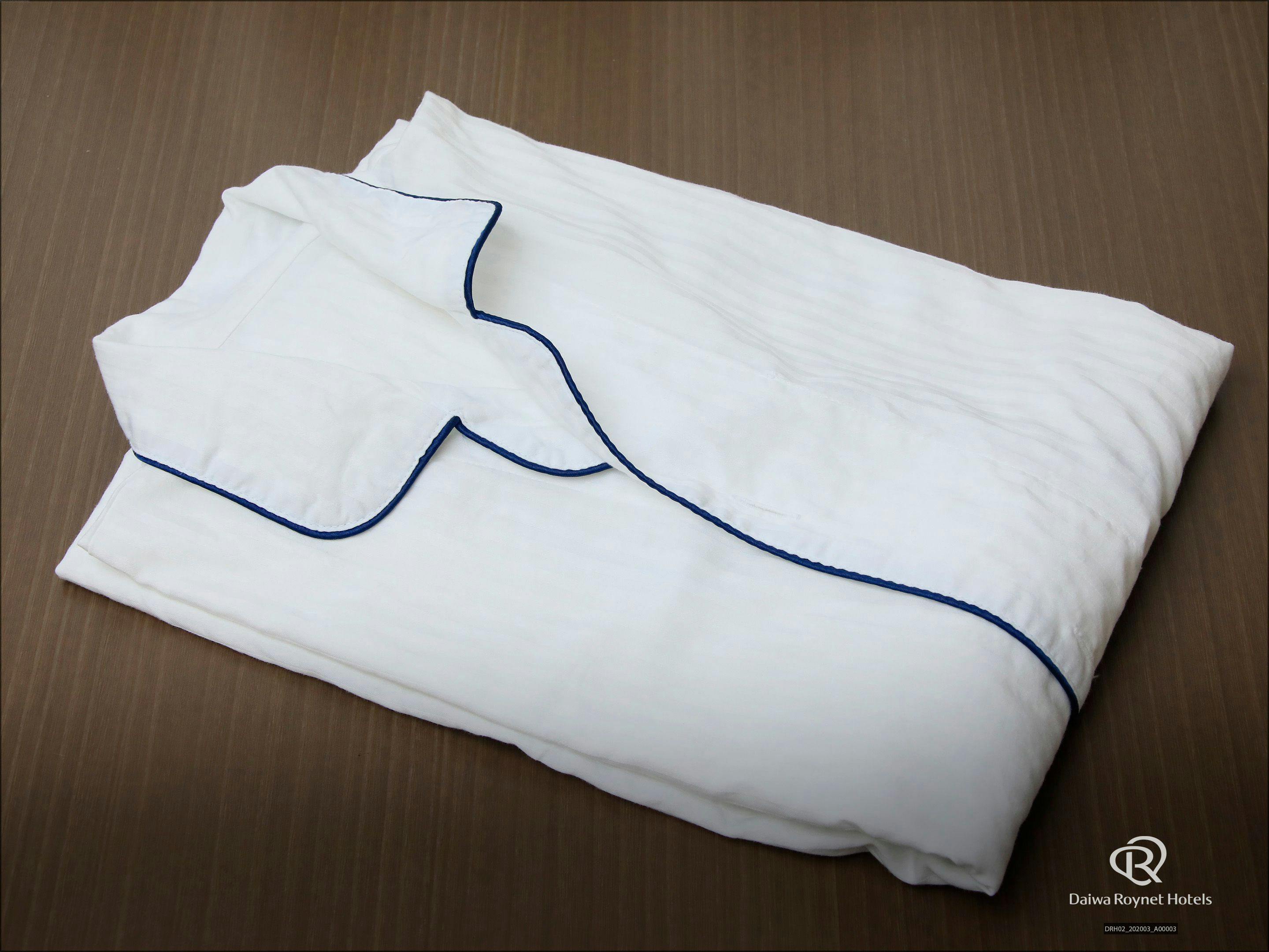 客室備品：ガウン