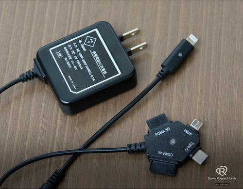客室備品：充電器