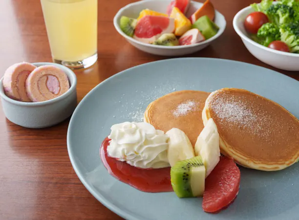 パンの個性が際立つ朝食プレート