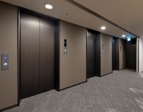 客室フロアエレベーターホール