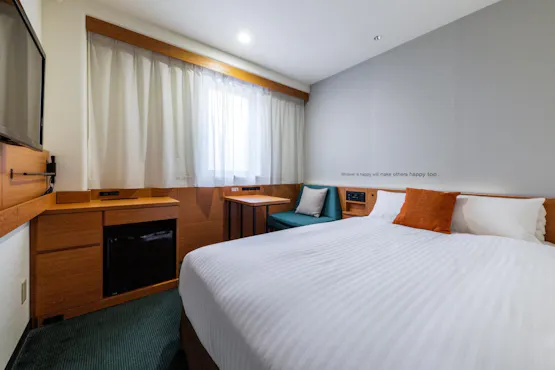 Kamar Single 13,6 m² dengan 1 tempat tidur ukuran 140 cm × 195 cm