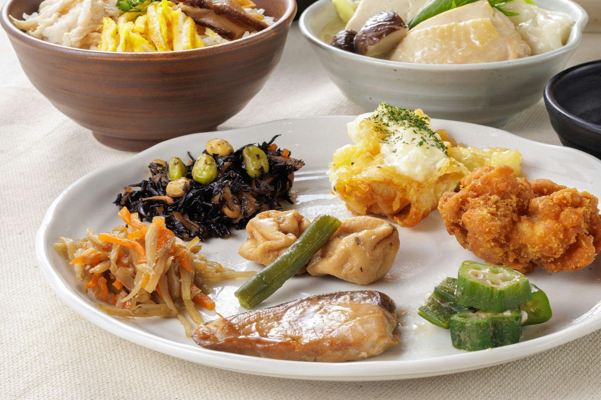 和朝食ビュッフェ盛り付け