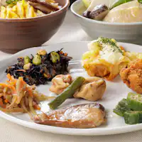 การจัดจานบุฟเฟต์อาหารเช้าสไตล์ญี่ปุ่น