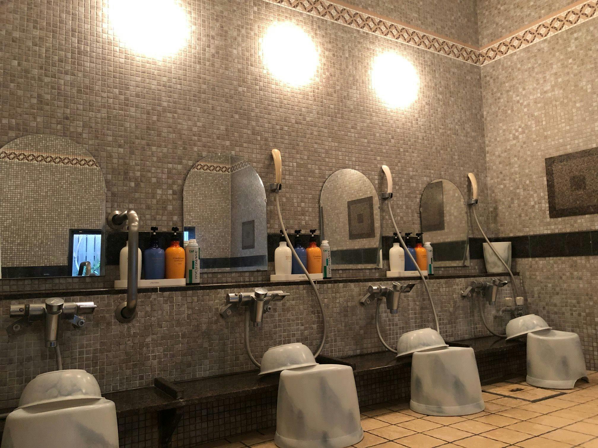 ห้องอาบน้ำชาย