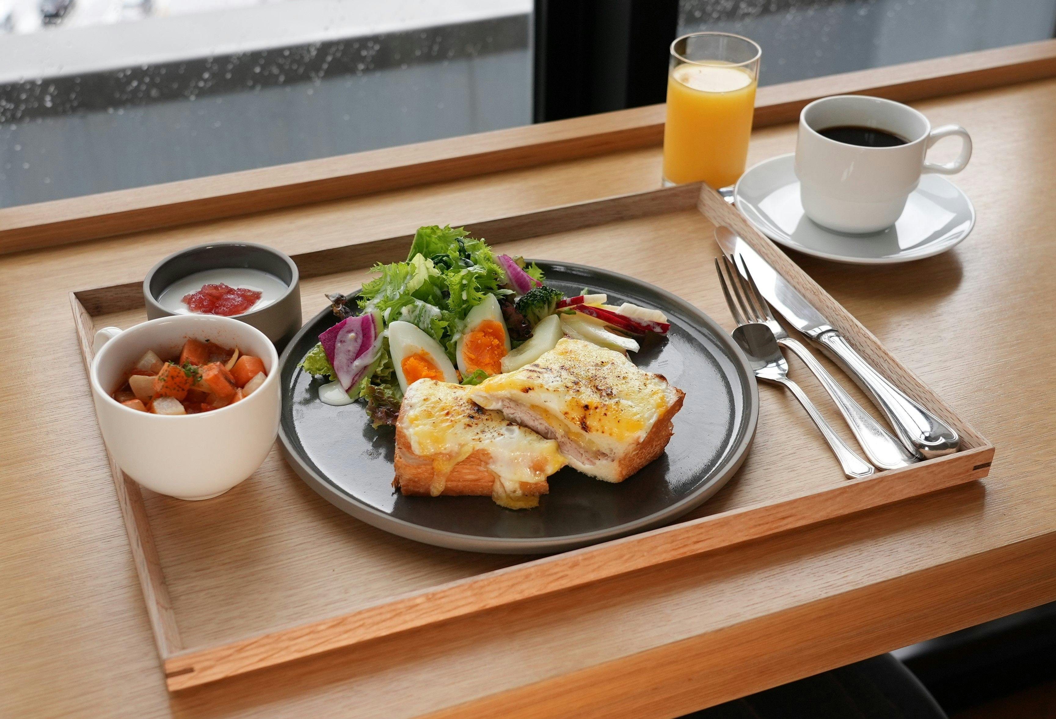 จานอาหารตะวันตก *จำนวนจำกัด