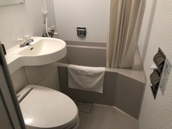 ห้องเดี่ยว/คู่พร้อมห้องน้ำ