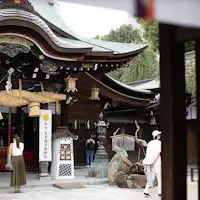 ศาลเจ้าคุชิดะ → เดิน 6 นาที