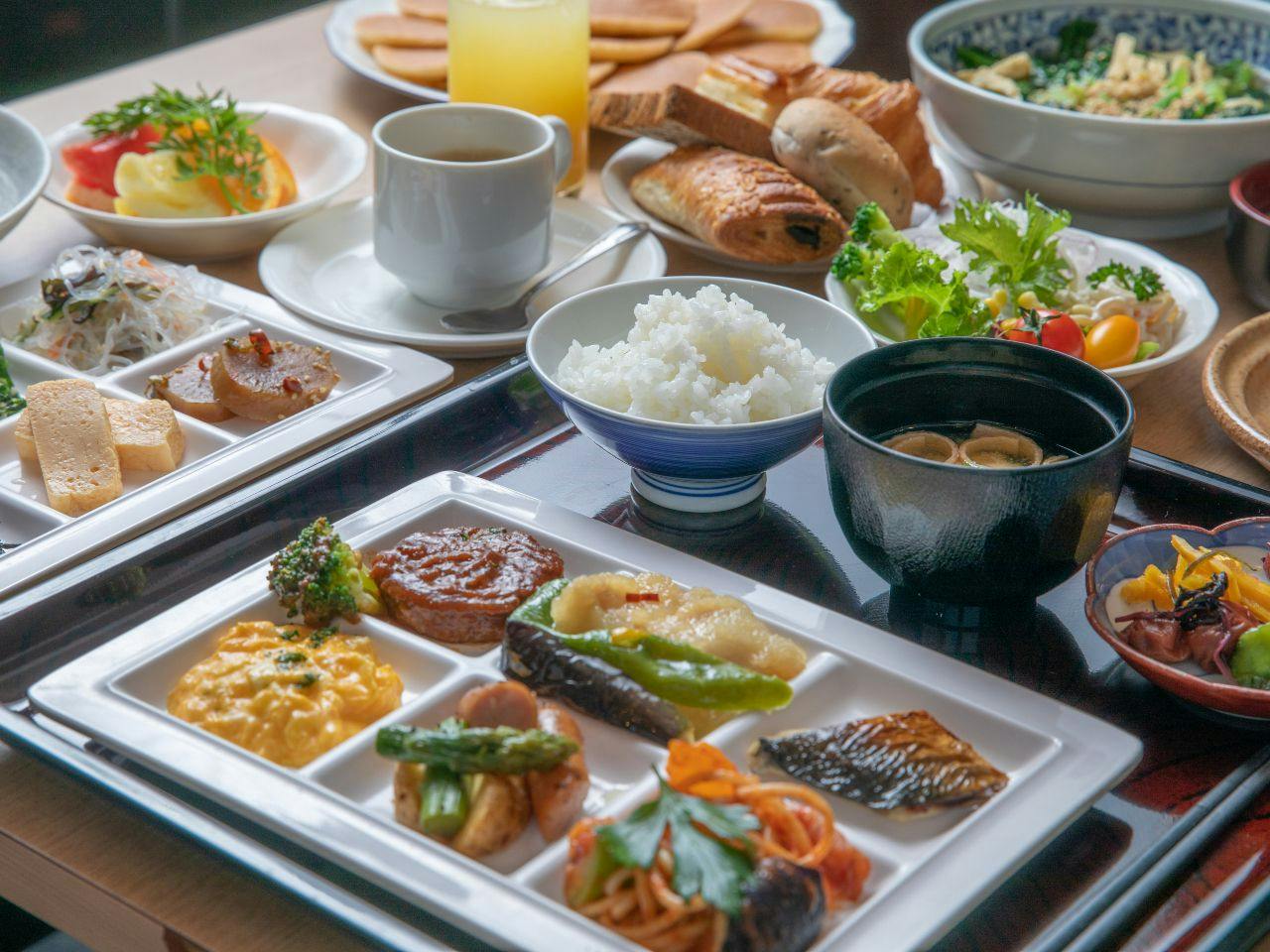 【朝食付】種類豊富なビュッフェが人気