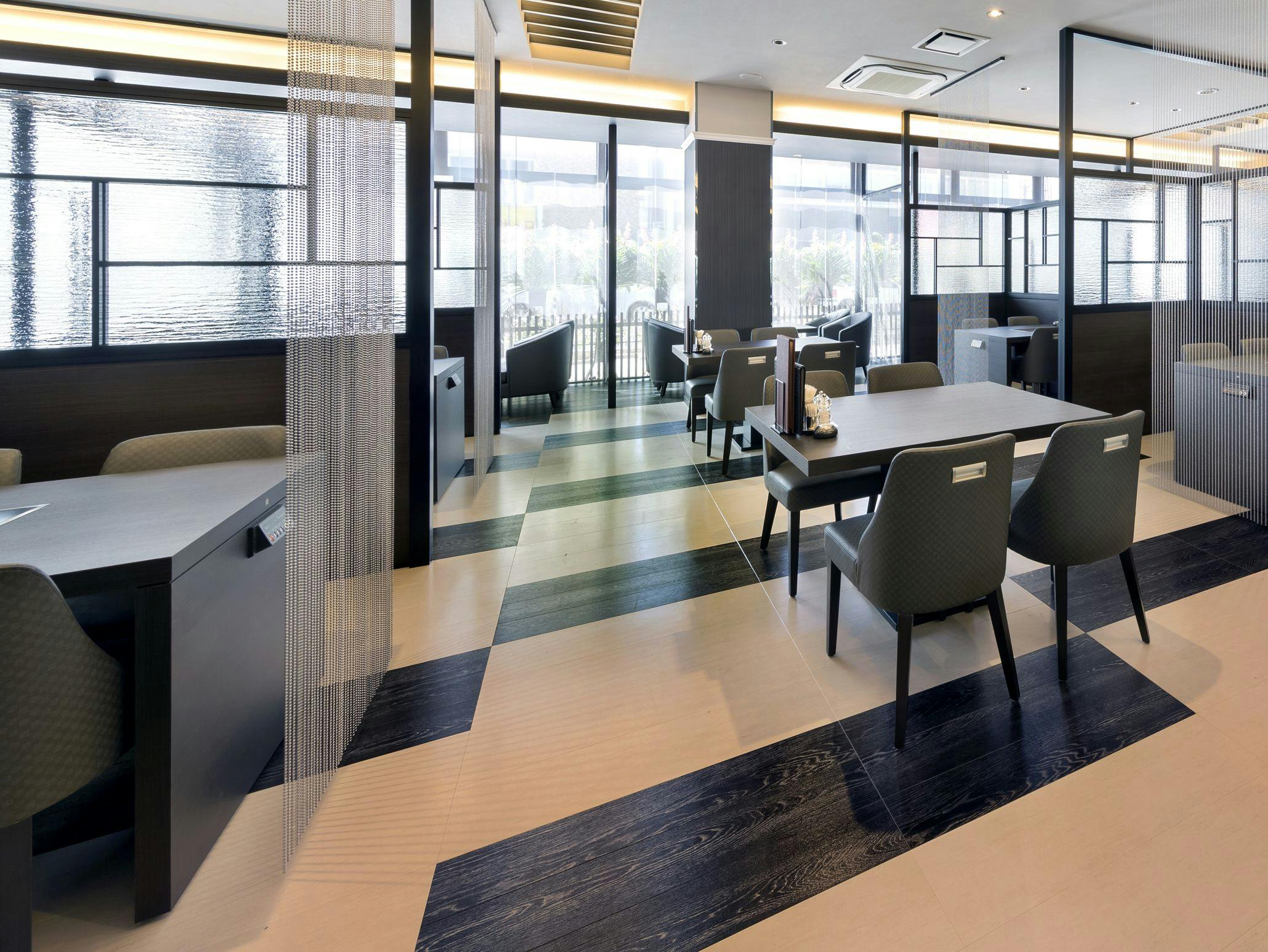 【Mikura】Di dalam toko